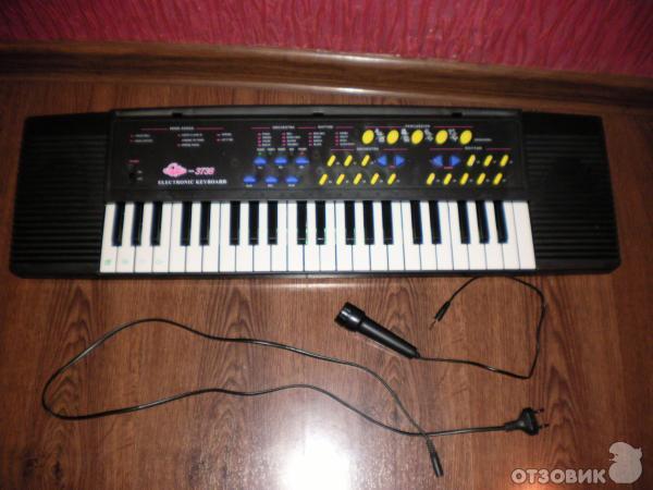 Electronic Keyboard 3738  -  7