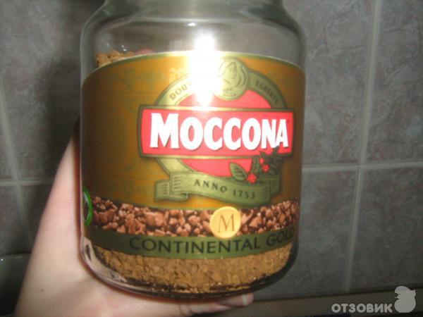 Moccona gold. Moccona Continental Gold. Кофе Моккона расфасовка. Кофе Маккона растворимый. Банки из под кофе Moccona большие.